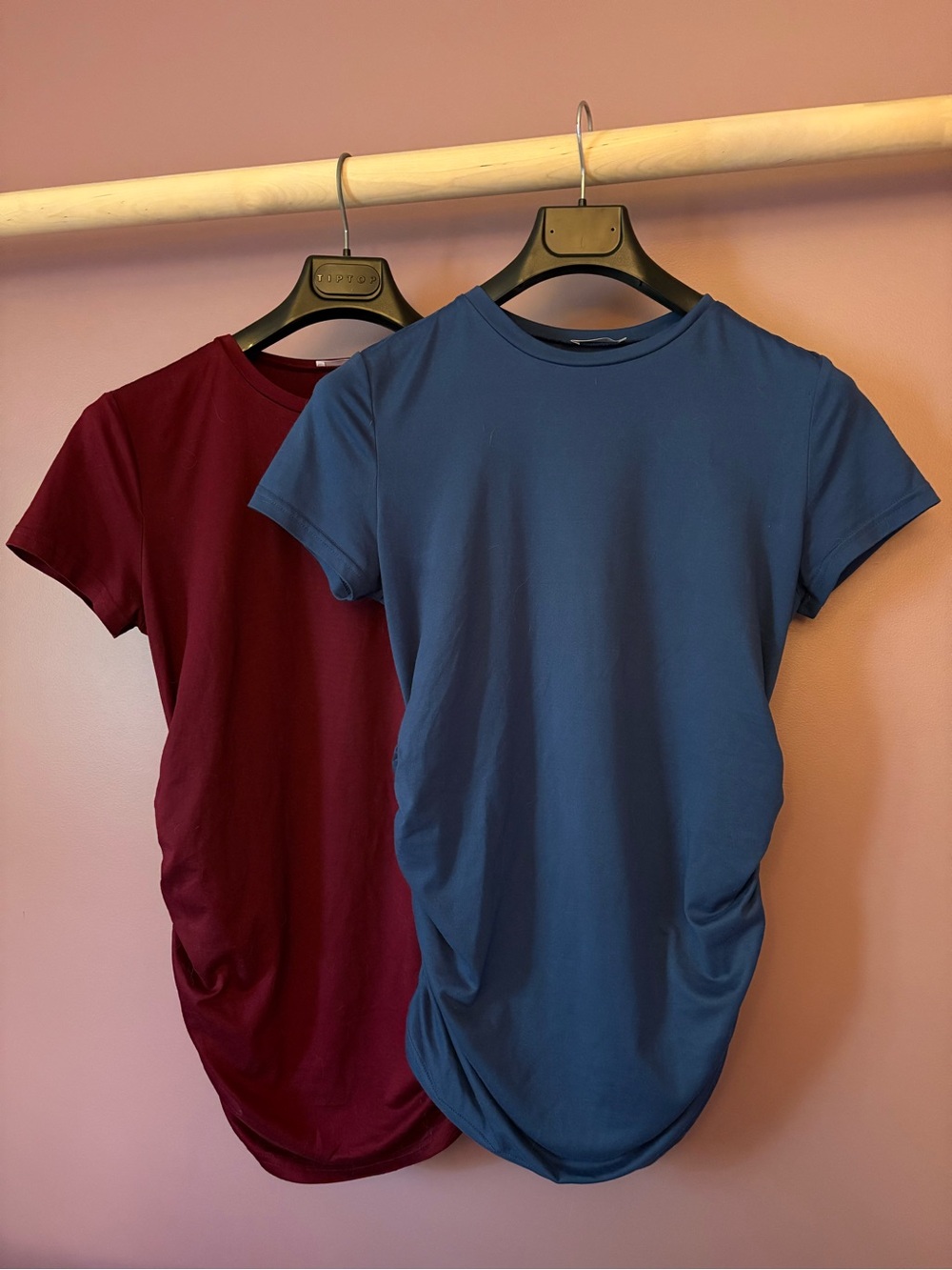 Maternity tee with rushed sides